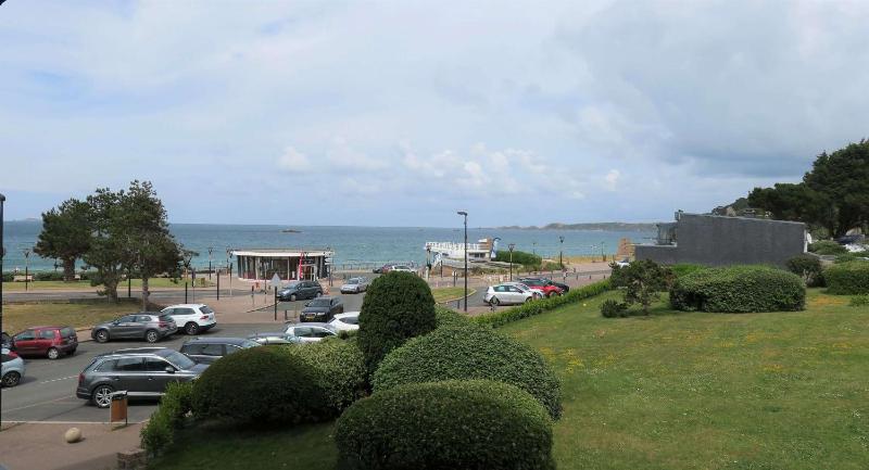 Appartement VUE SUR MER avec terrasse plage de Trestraou à PERROS-GUIREC - Ref 861 - image 14