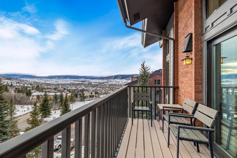 Bear Claw 402 - Premier Ski-in Ski-out & Winter Shuttle! Renovated 2025! - image 23