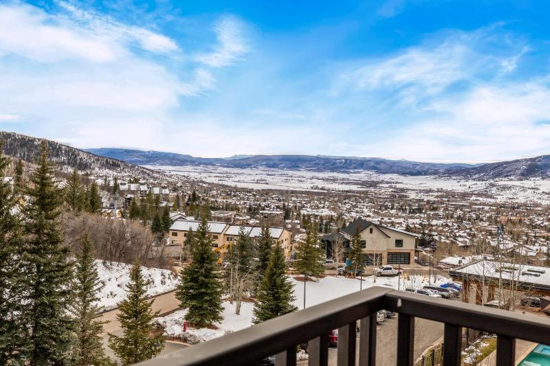 Bear Claw 402 - Premier Ski-in Ski-out & Winter Shuttle! Renovated 2025! - image 9