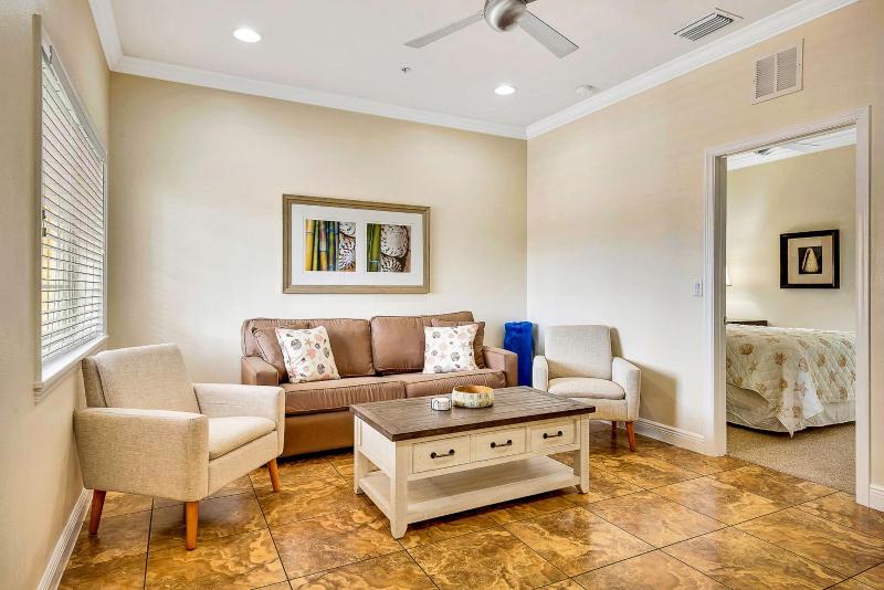 2BR Beach Club – Beach Heated Pool & Hot Tub - image 34