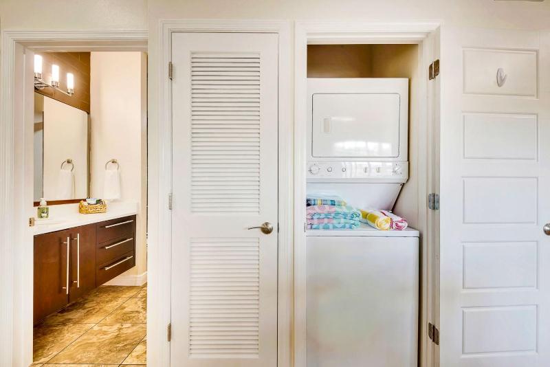 2BR Beach Club – Beach Heated Pool & Hot Tub - image 18
