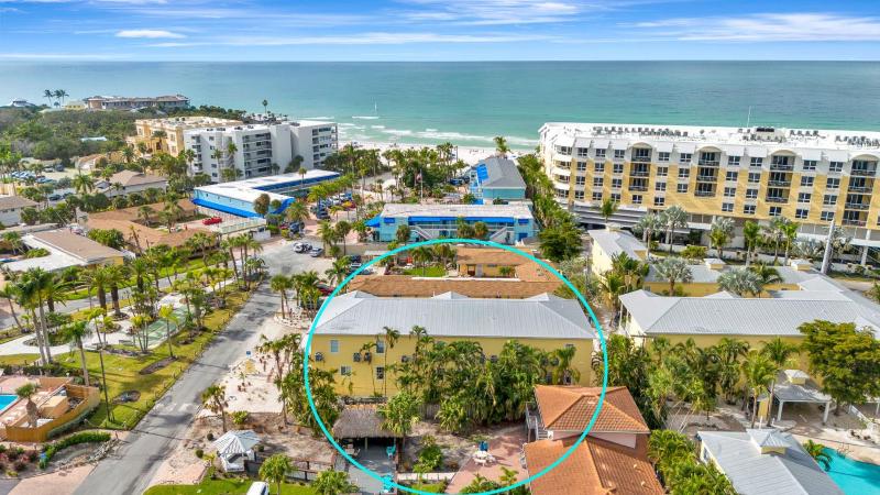 2BR Beach Club – Beach Heated Pool & Hot Tub - image 3