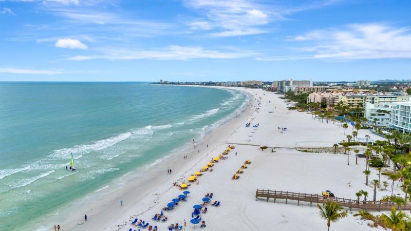 2BR Beach Club – Heated Pool Hot Tub & Beach - image 35