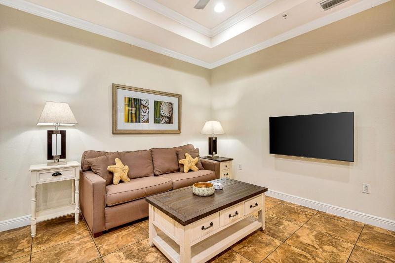 2BR Beach Club – Heated Pool Hot Tub & Beach - image 36