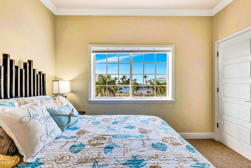 2BR Beach Club – Heated Pool Hot Tub & Beach - image 40