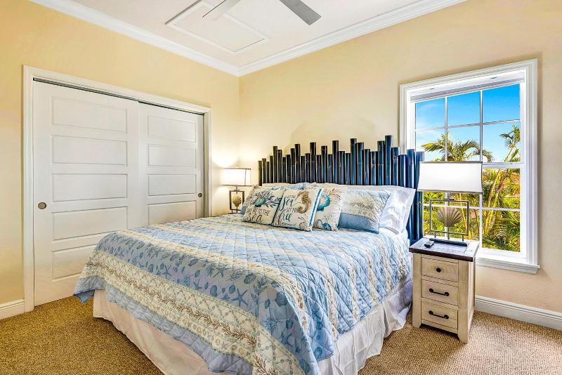 2BR Beach Club – Heated Pool Hot Tub & Beach - image 10
