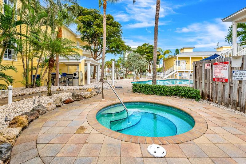 2BR Beach Club – Heated Pool Hot Tub & Beach - image 25