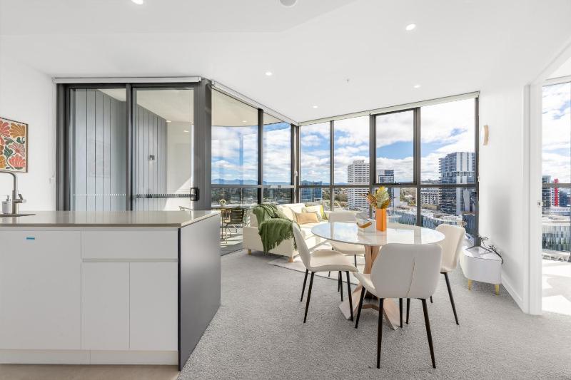 Bright Woden Stay Near Hospital CIT Shops - image 8