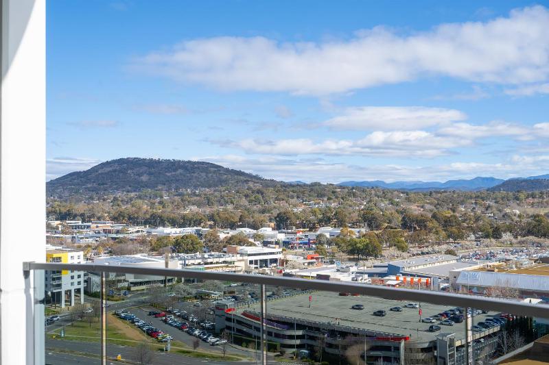 Bright Woden Stay Near Hospital CIT Shops - image 9