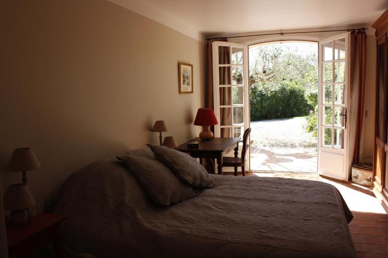 Double Room with Garden View image 4