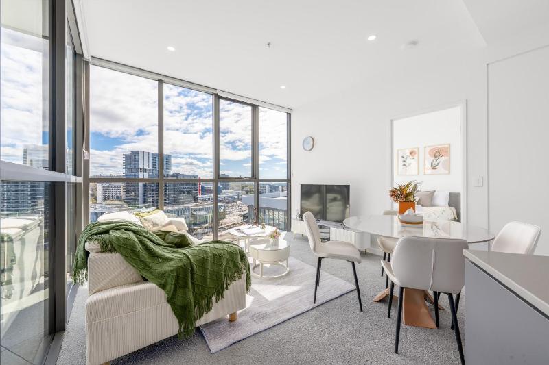 Bright Woden Stay Near Hospital CIT Shops - image 12