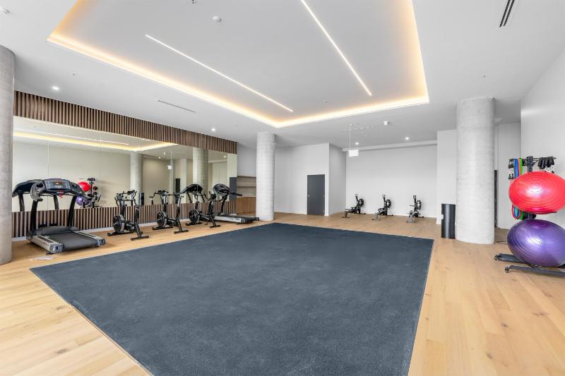 Bright Woden Stay Near Hospital CIT Shops - image 3