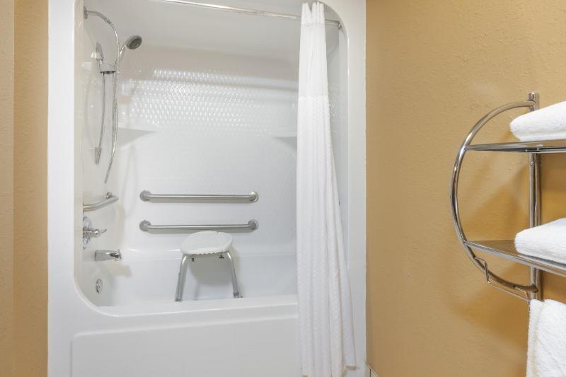 Queen Room - Disability Access/Non-Smoking image 2