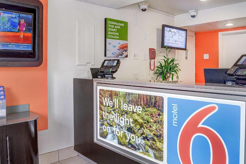 Motel 6-Portland OR - Central - image 43
