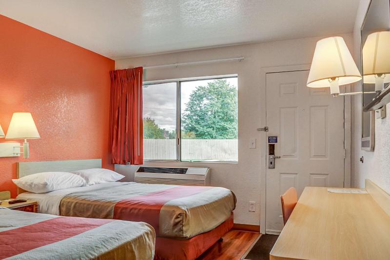Motel 6-Portland OR - Central - image 3