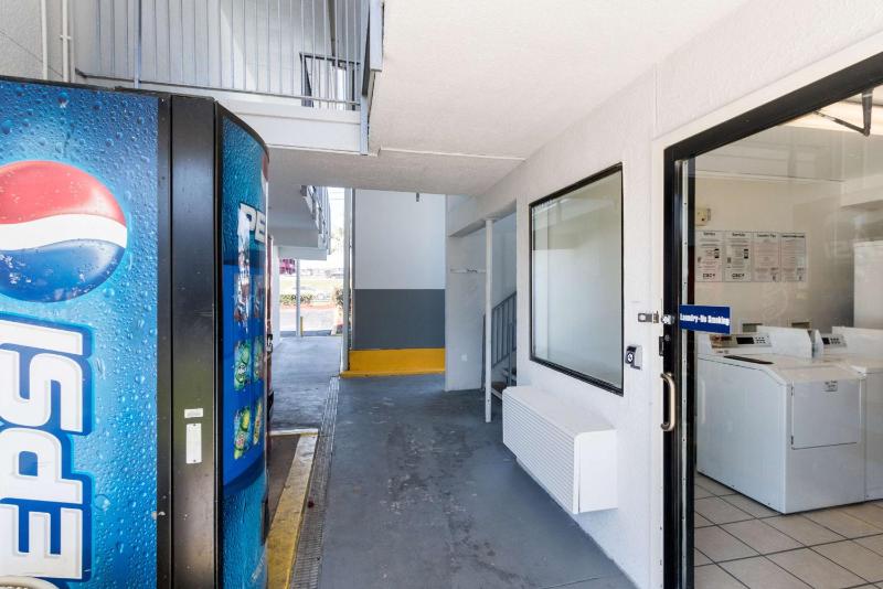 Motel 6 Austin TX - Airport - South - image 15