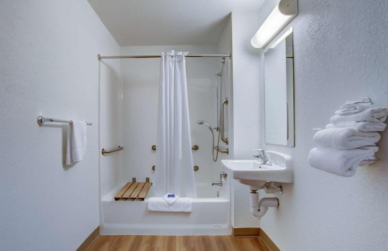 Double Room - Disability Access image 4