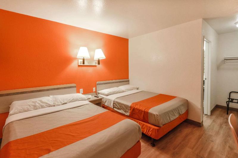 Quadruple Room image 4