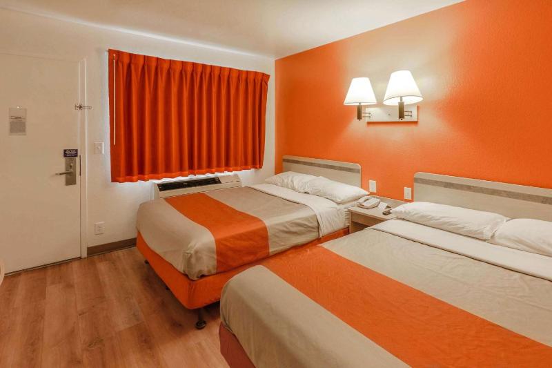 Quadruple Room image 3