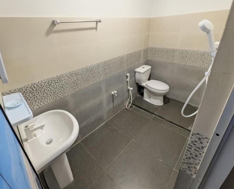 CALMORA Home Stay - image 9