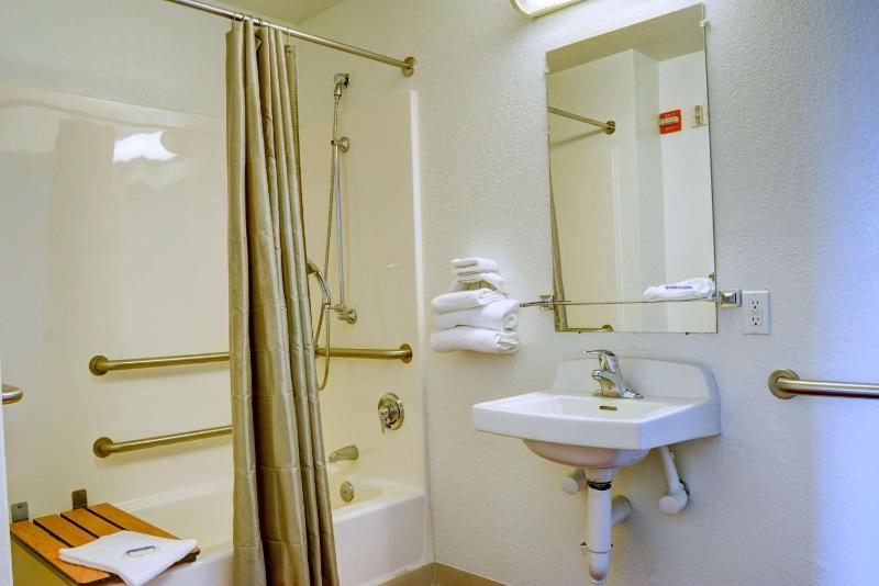 Double Room - Disability Access image 1