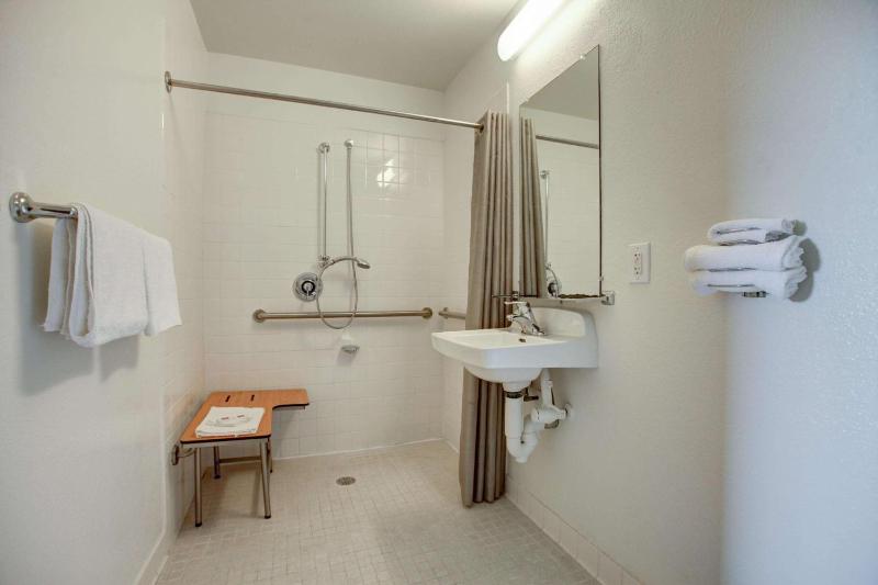 Double Room - Disability Access image 2