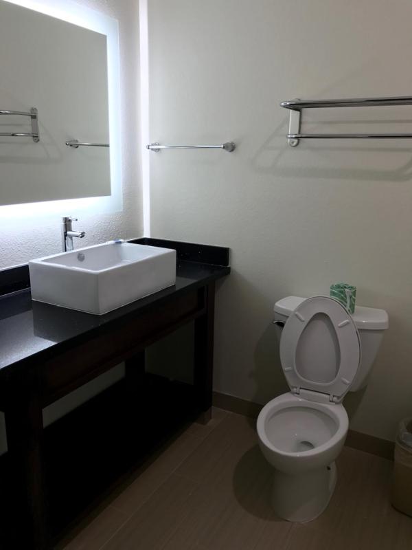 Double Room with Two Double Beds and Kitchen - Smoking image 2
