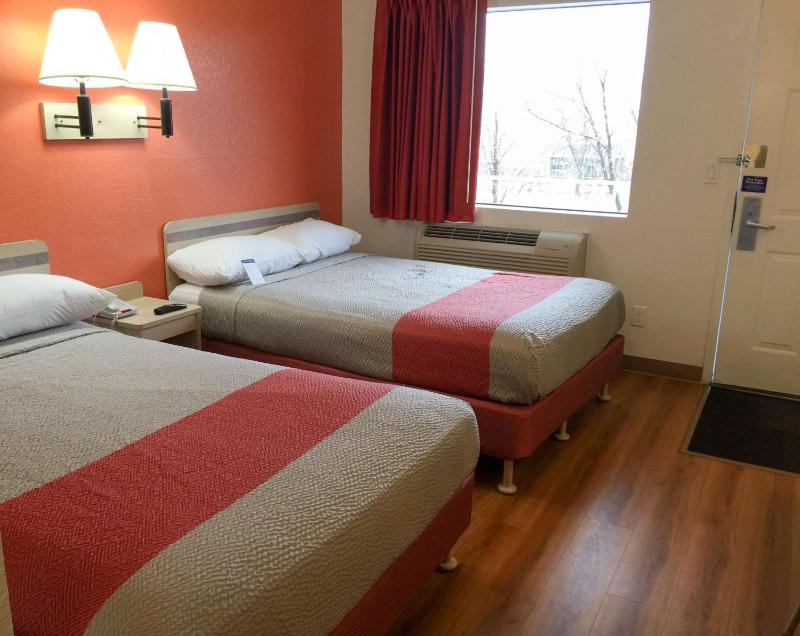 Quadruple Room image 3