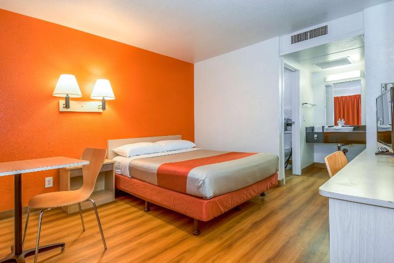 Double Room - Disability Access image 3