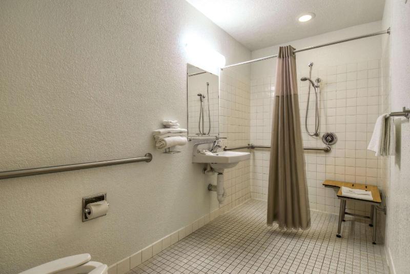 Double Room - Disability Access image 3
