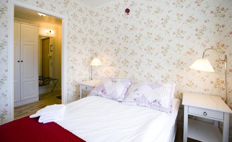 Double Room image 4