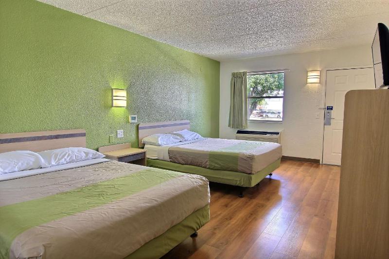 Quadruple Room - Disability Access image 4