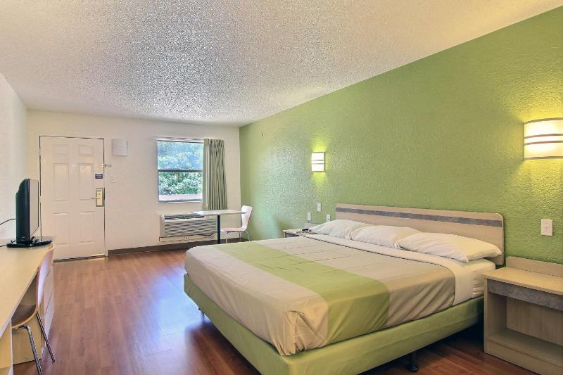 Motel6 Austin TX - Central Downtown UT - image 15