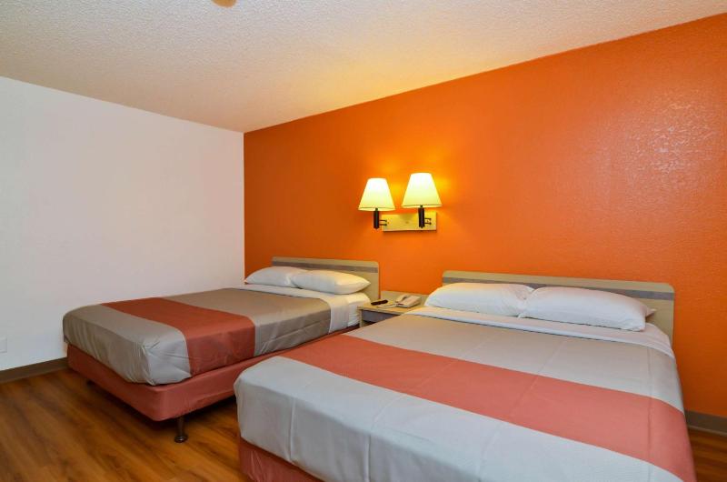 Quadruple Room image 4
