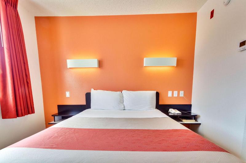 Superior Queen Room image 4