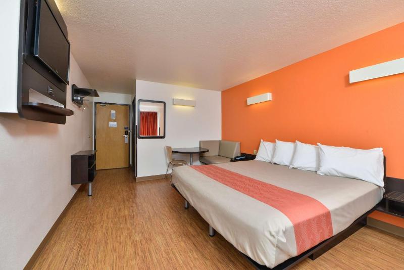 King Room - Non-Smoking image 1