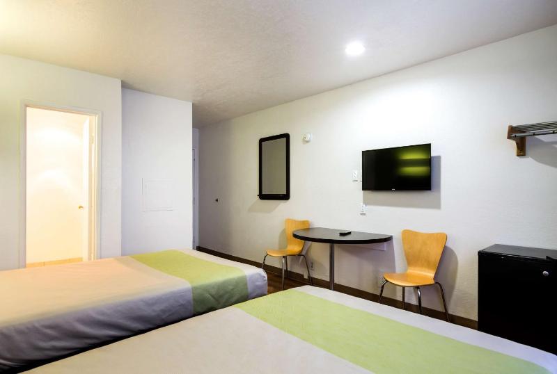 Quadruple Room - Non-Smoking image 3
