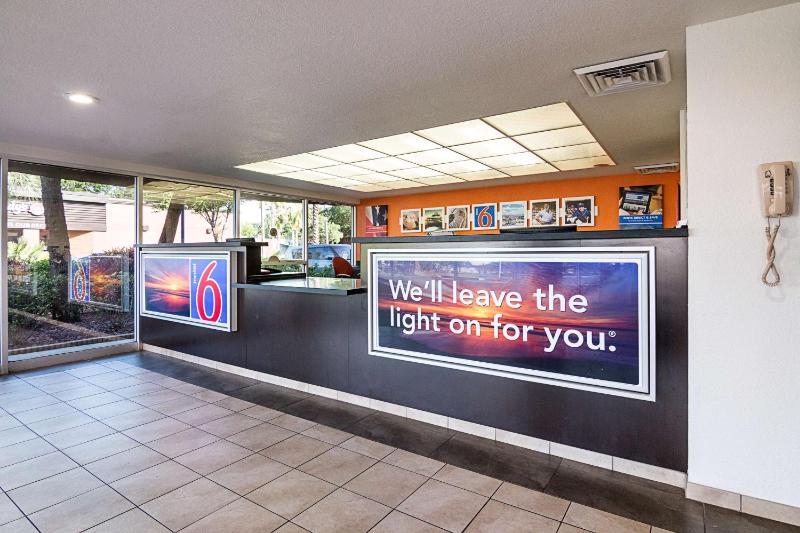 Motel 6 Tampa FL - Fairgrounds - image 49
