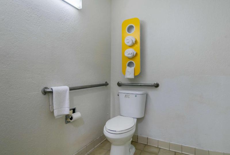 Quadruple Room - Disability Access - Non-Smoking image 2