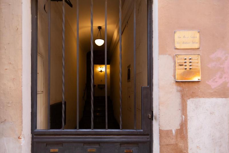 Appartamento Via delle Carrozze Piazza di Spagna - image 14
