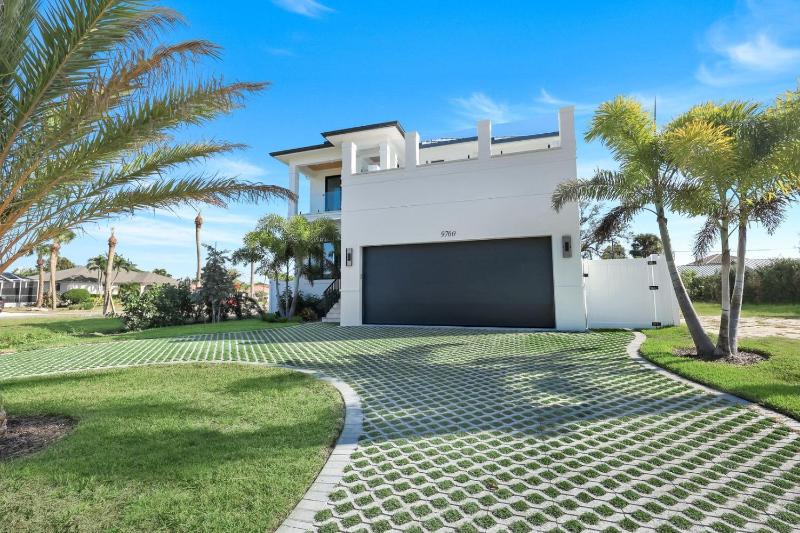 Vanderbilt Luxury | Private Pool & Spa | Minutes to Vanderbilt Beach - image 12