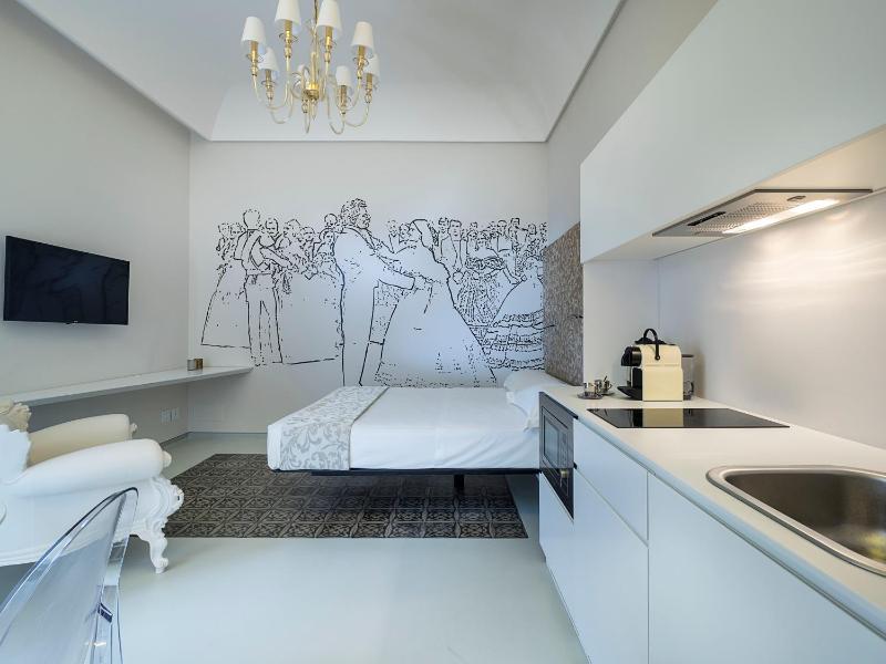 Deluxe Suite image 2