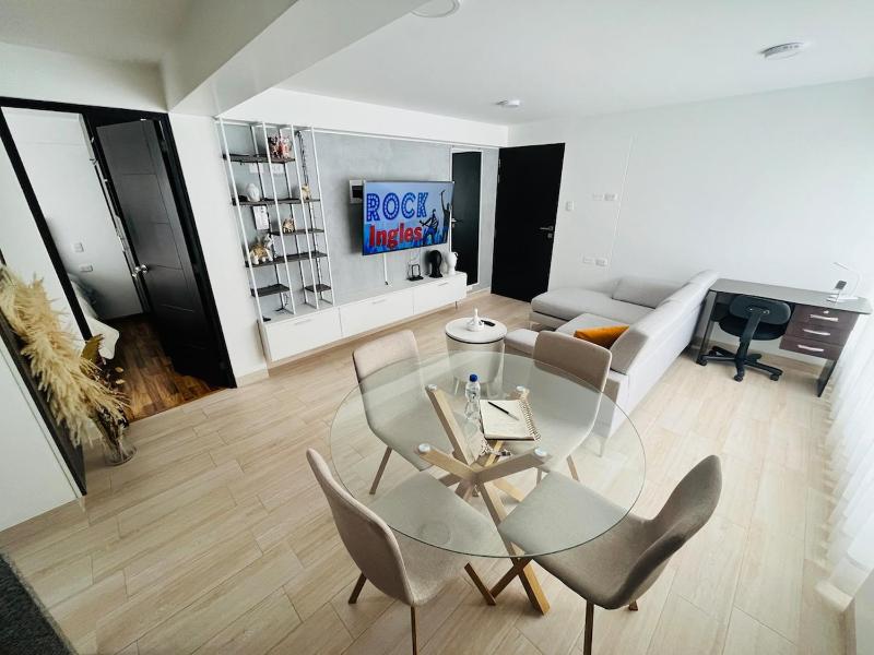 Apartment near downtown - image 4