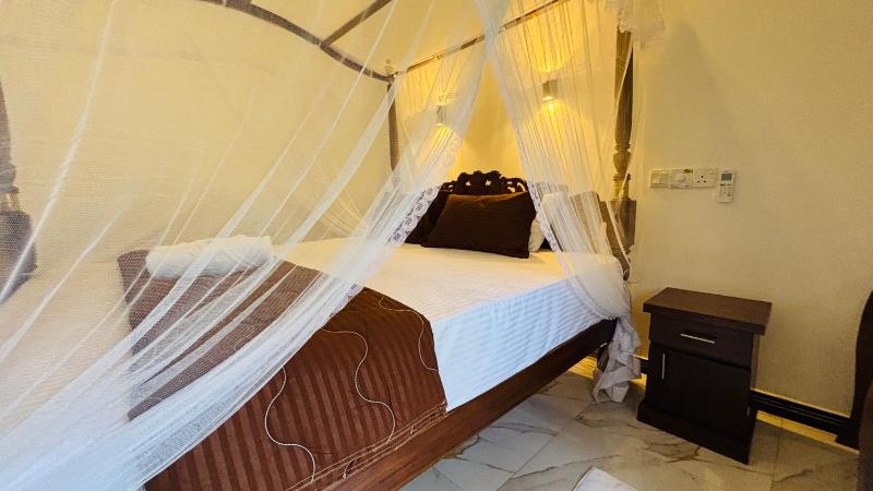 Saketha Villa Thalpe - 500m to beach - image 5