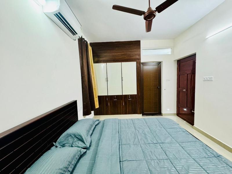 NAYANAs serene pond retreat 4bhk kowdiar - image 12