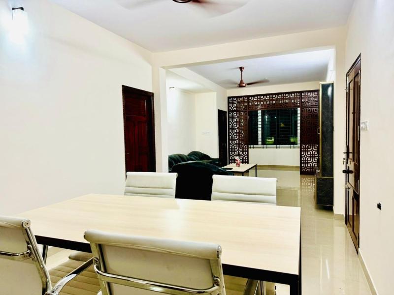 NAYANAs serene pond retreat 4bhk kowdiar - image 8