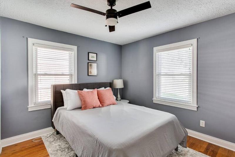 Germantown Gem 4BR Perfect for Groups & Family - image 18
