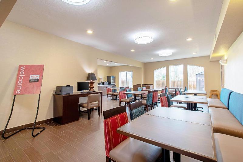Comfort Inn & Suites Fredericksburg - image 27