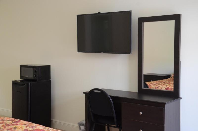 King Room - Non-Smoking image 4