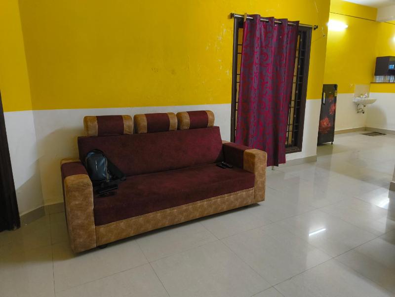 Yellow home stay - image 7
